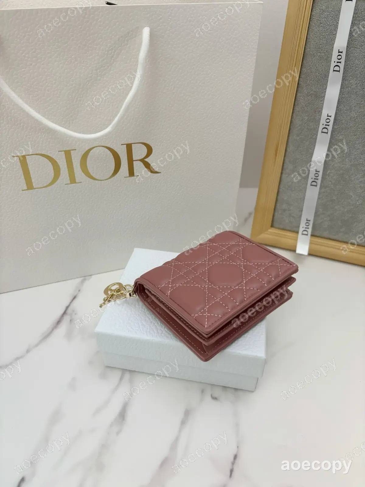 激安 ディオール レザー グレー コンパクトウォレット スーパーコピー No.0089