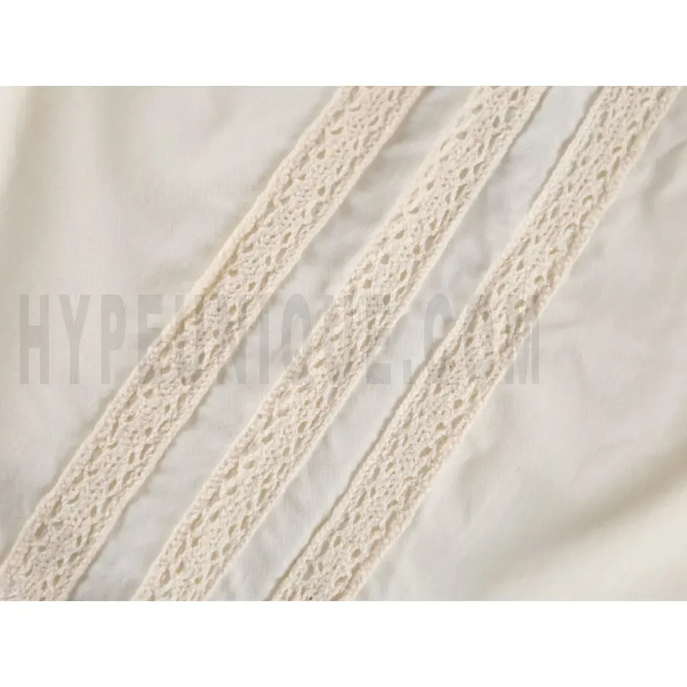 Precision-cut with wrinkle-resistant soft fabric.