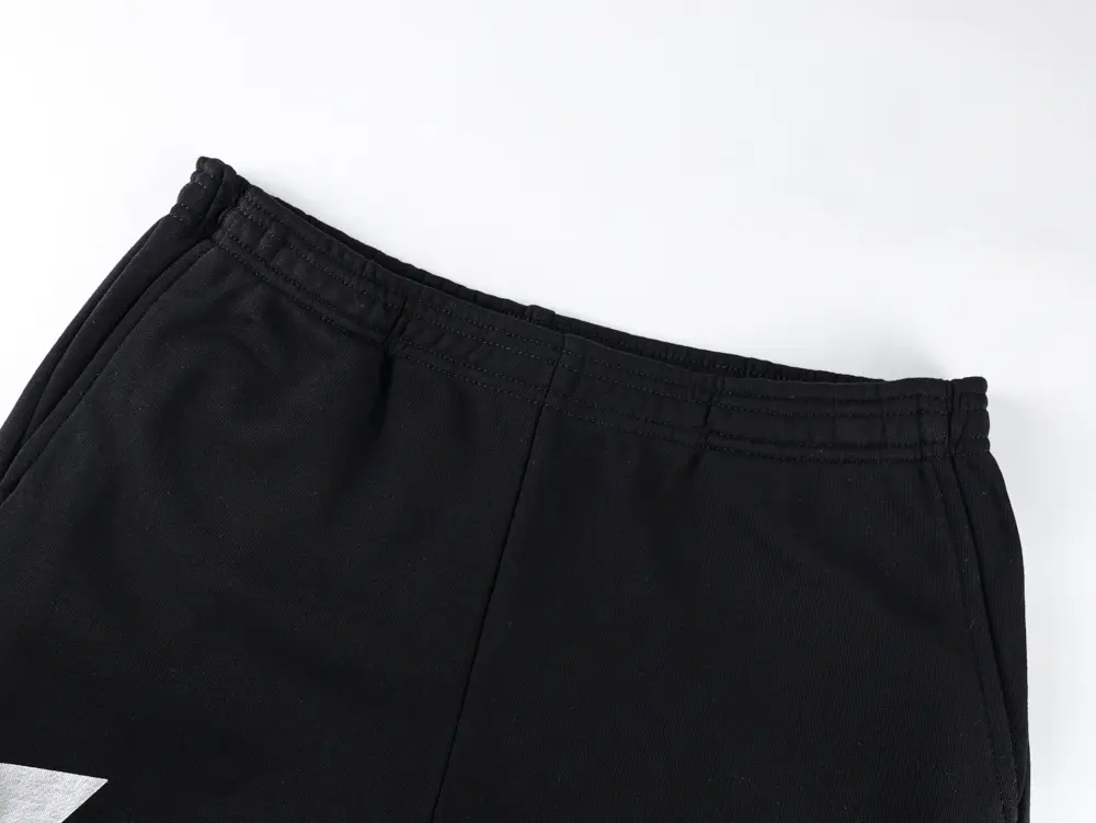 Details of the waistband