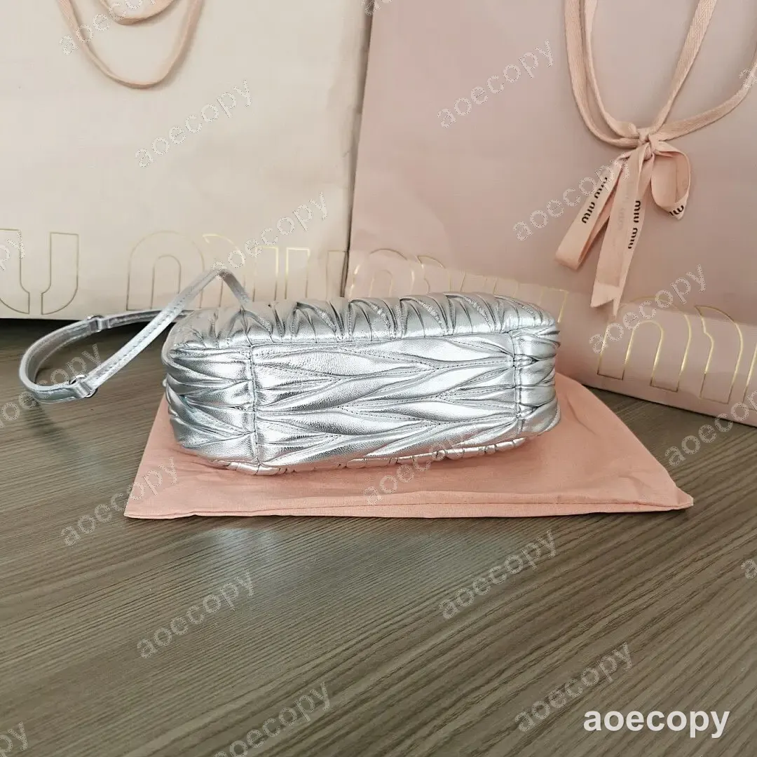 大人気★ ミュウミュウ バッグ N級品 No.0173