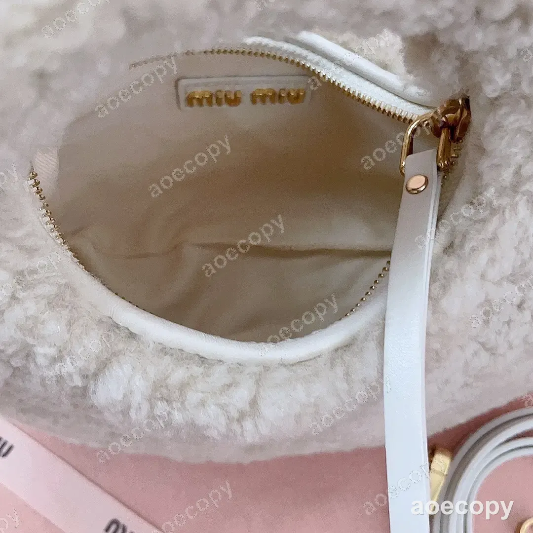 大人気★ ミュウミュウ バッグ N級品 No.0203