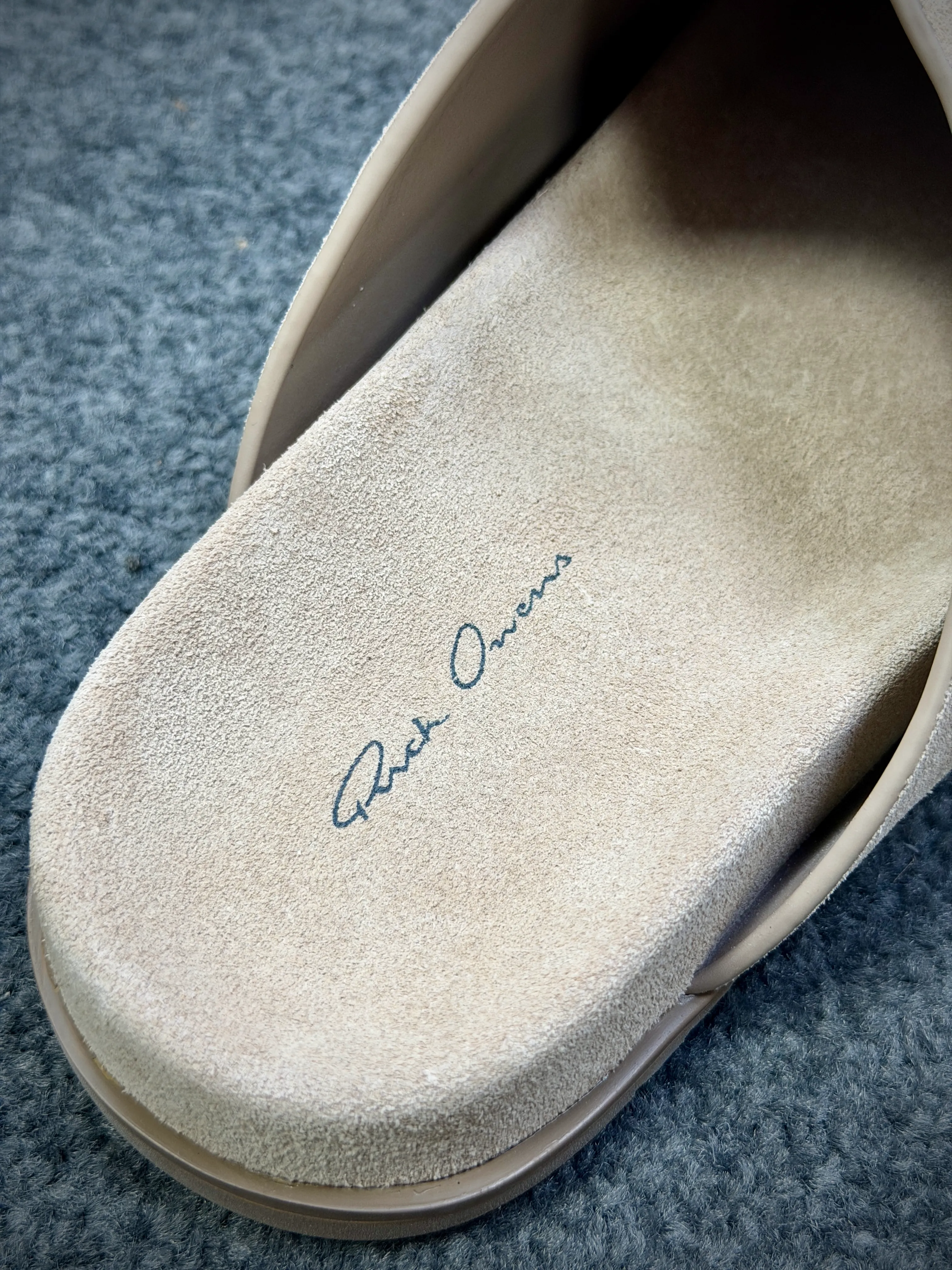 Footbed Details with Brand Logo