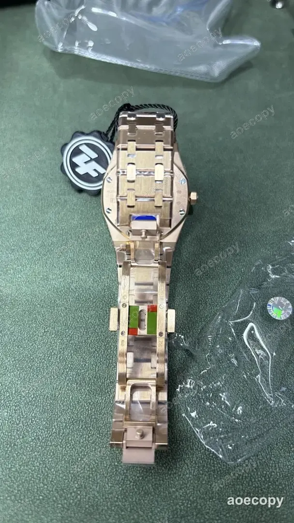 注目の新作 オーデマ・ピゲ ロイヤルオーク ローズゴールド ウォッチ N級品 N7722 No.0013