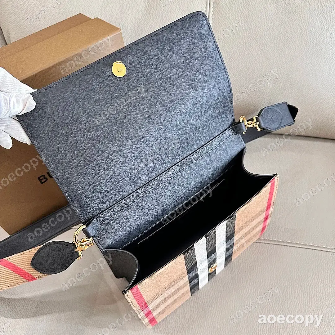 大人気★ バーバリー バッグ N級品 0095E68D No.0177