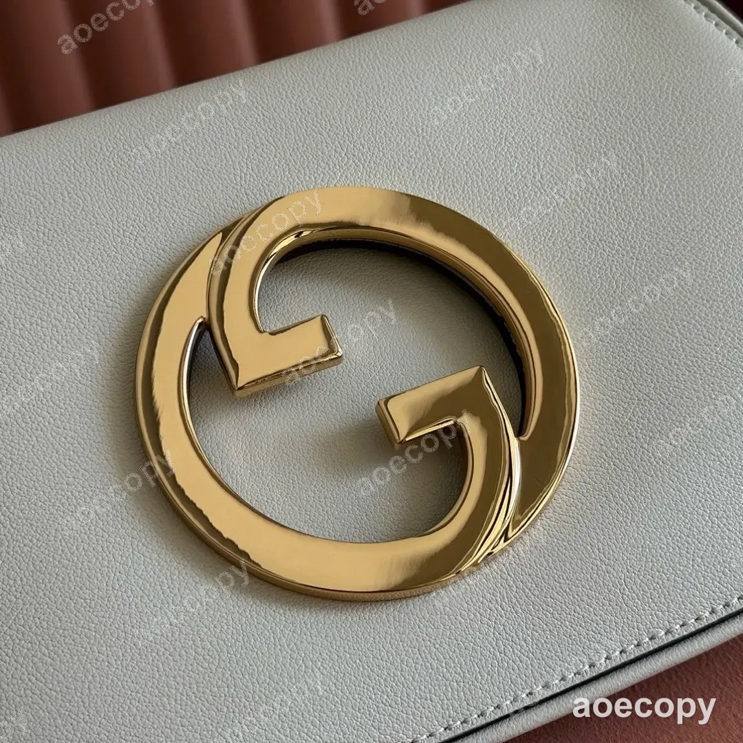 可愛い グッチ ショルダーバッグ N級品 699268 No.0211