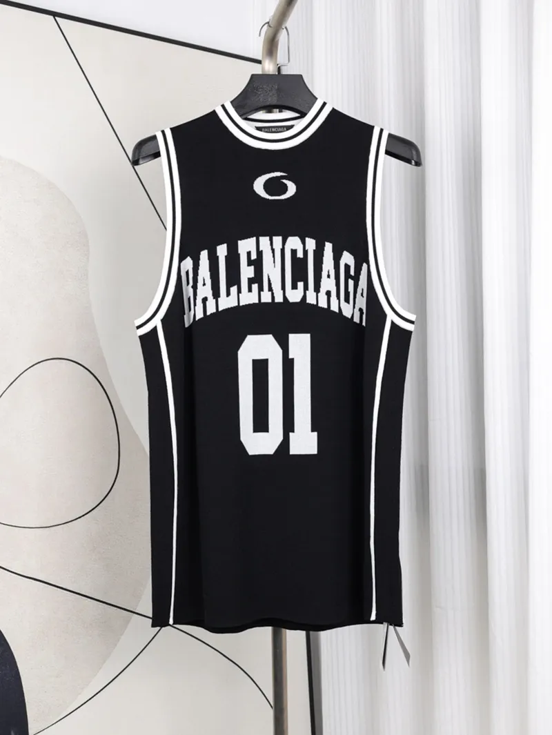 01 Logo Vest