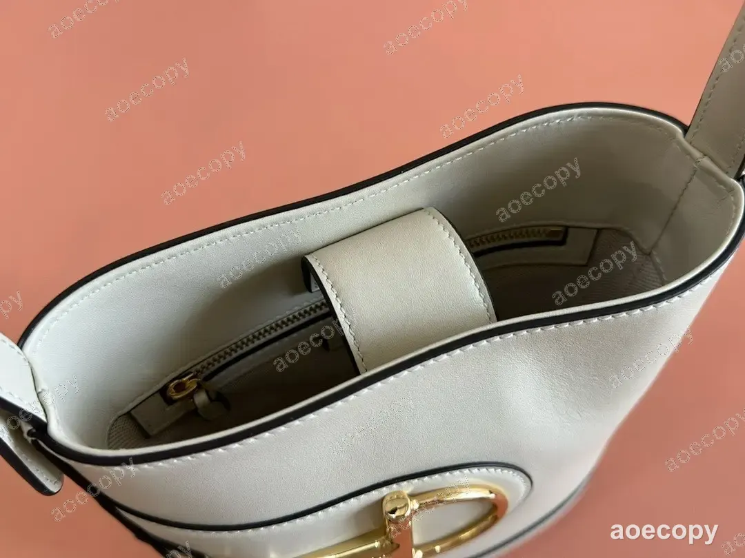 可愛い グッチ ショルダーバッグ スーパーコピー 833665 No.0172