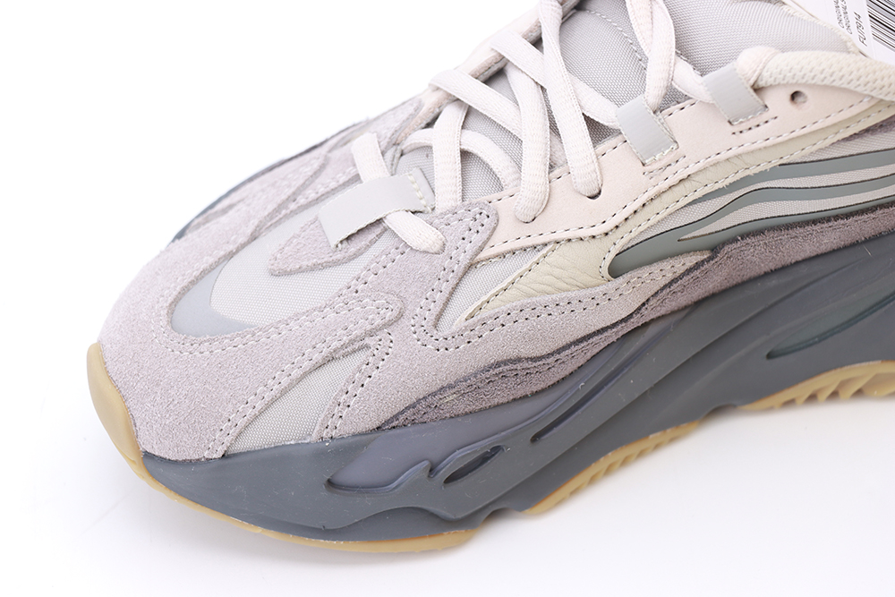 Yeez 700 V2 ‘Tephra’