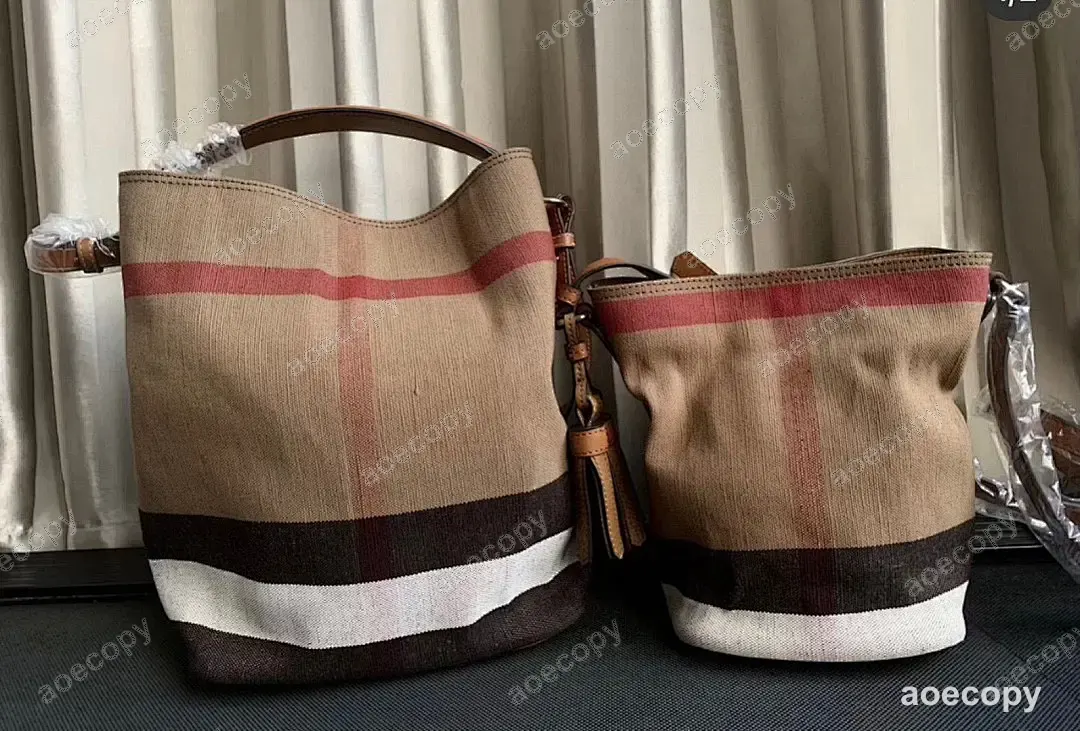 新作 バーバリー バッグ スーパーコピー 0215F71B No.0116