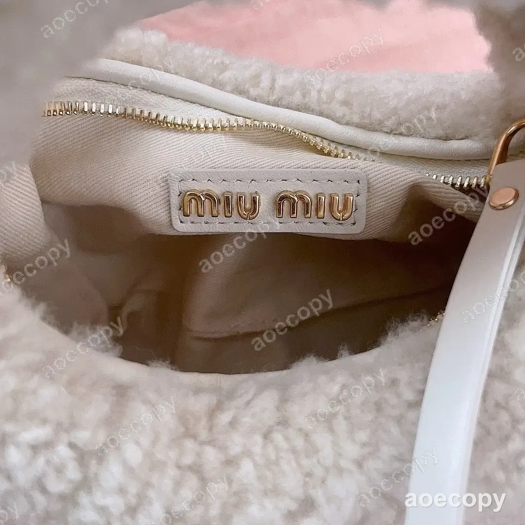 大人気★ ミュウミュウ バッグ N級品 No.0203