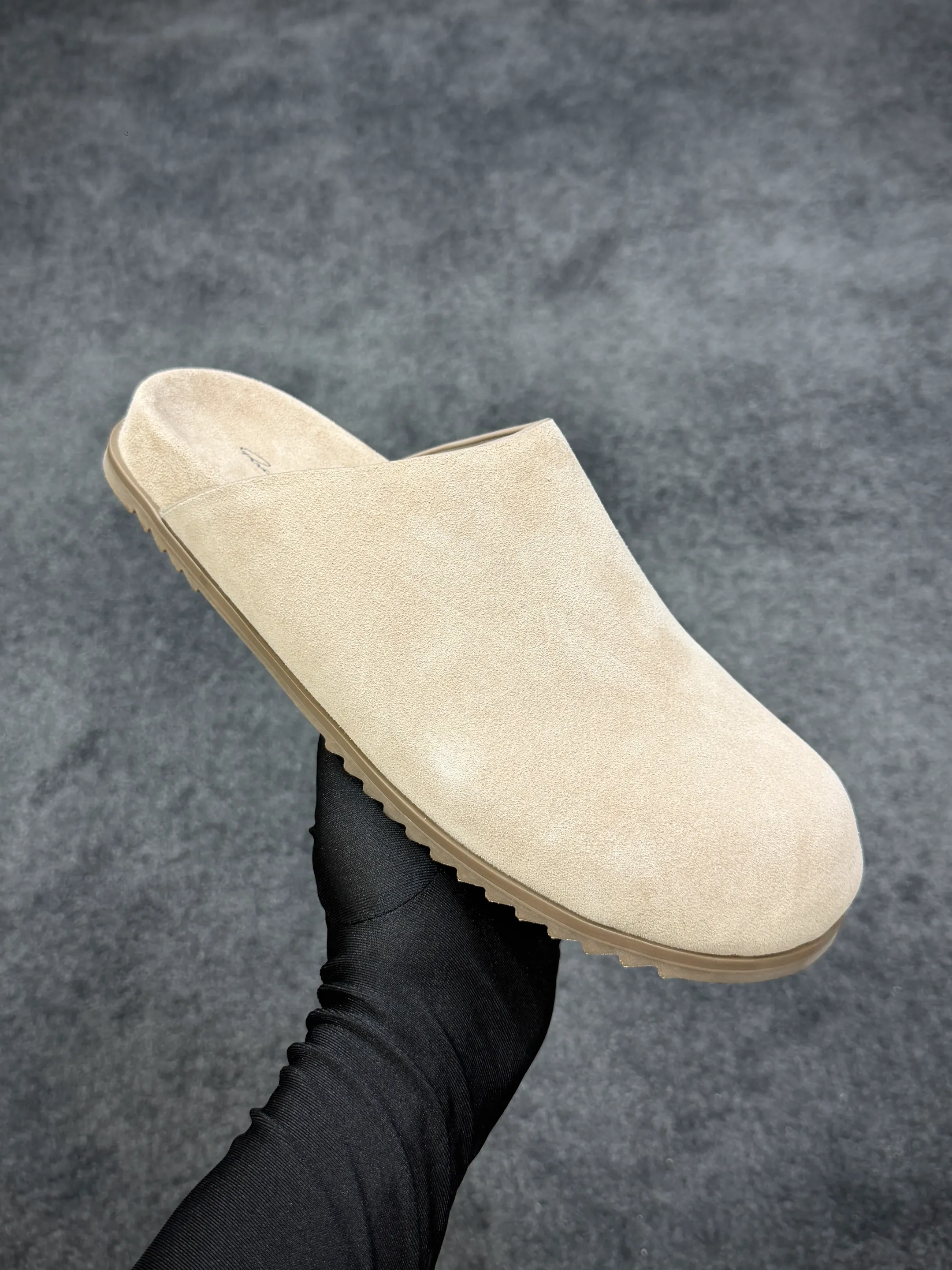 R 0wens Beige Leather Granola Mules Angeled View