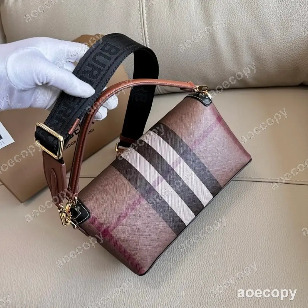 大人気★ バーバリー バッグ N級品 0032203F No.0405