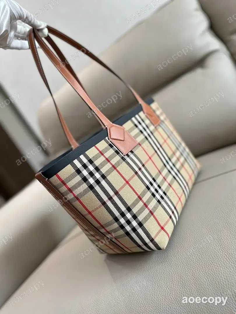 大人気★ バーバリー バッグ 偽物 01540B2F No.0072