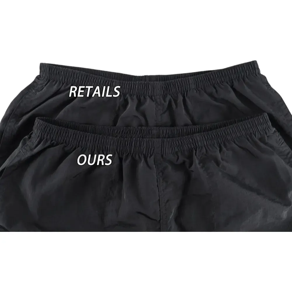 Elastic waistband detail image of the pants