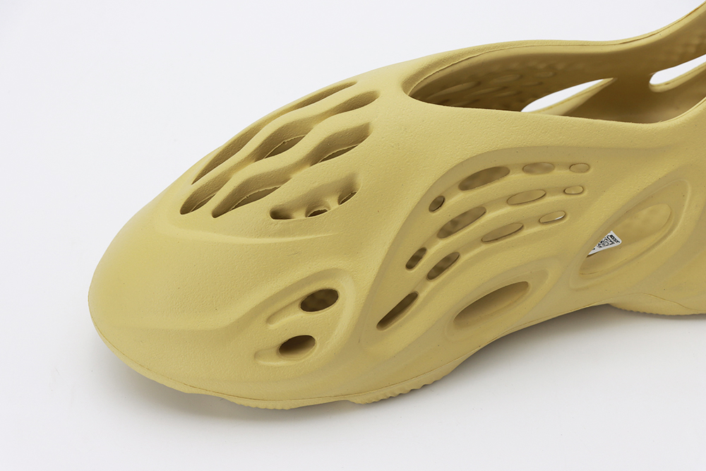 YEEZY FOAM RUNNER ‘SULFUR’ REPS