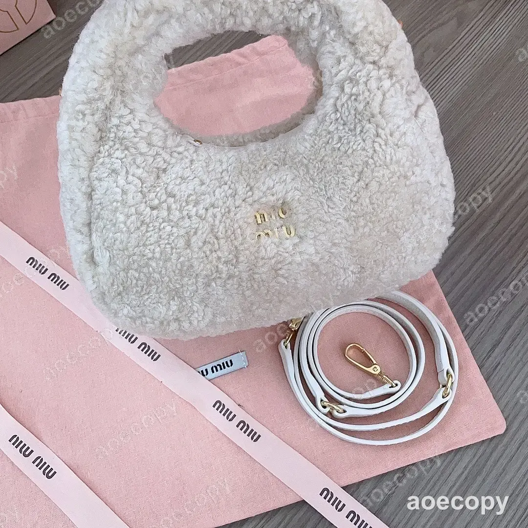 大人気★ ミュウミュウ バッグ N級品 No.0203