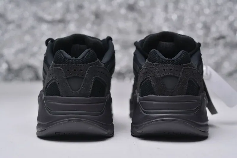 Yeezy Boost 700 V2 Vanta Reps