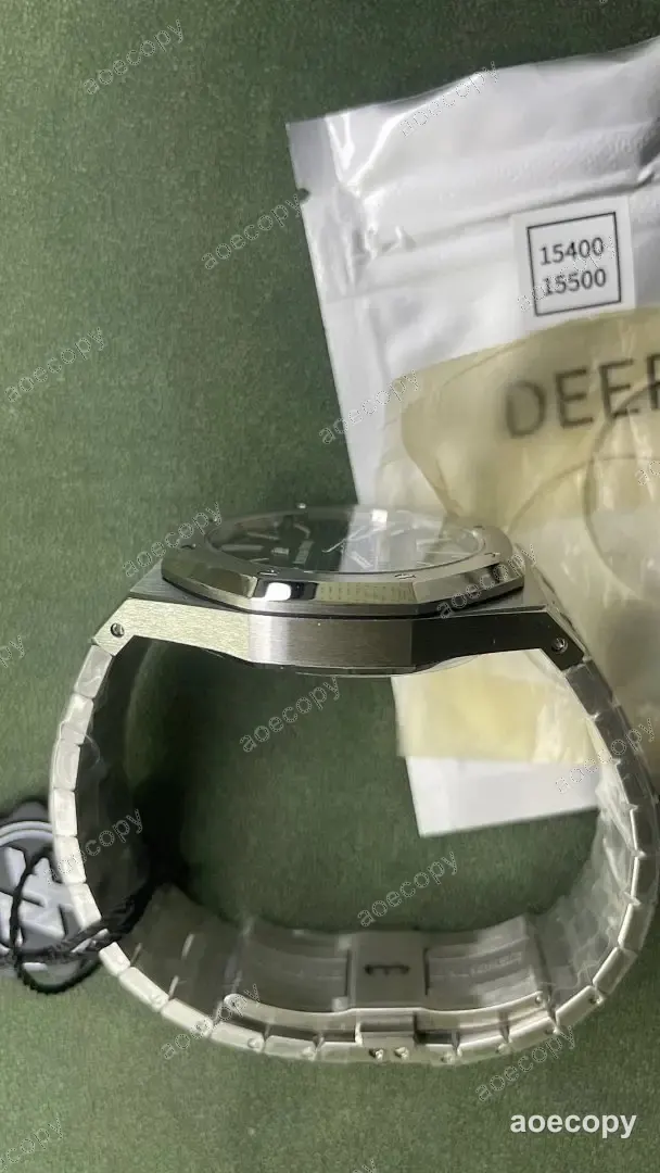 大人気★ オーデマ・ピゲ ロイヤルオーク ブラック ウォッチ N級品 K26564 No.0010