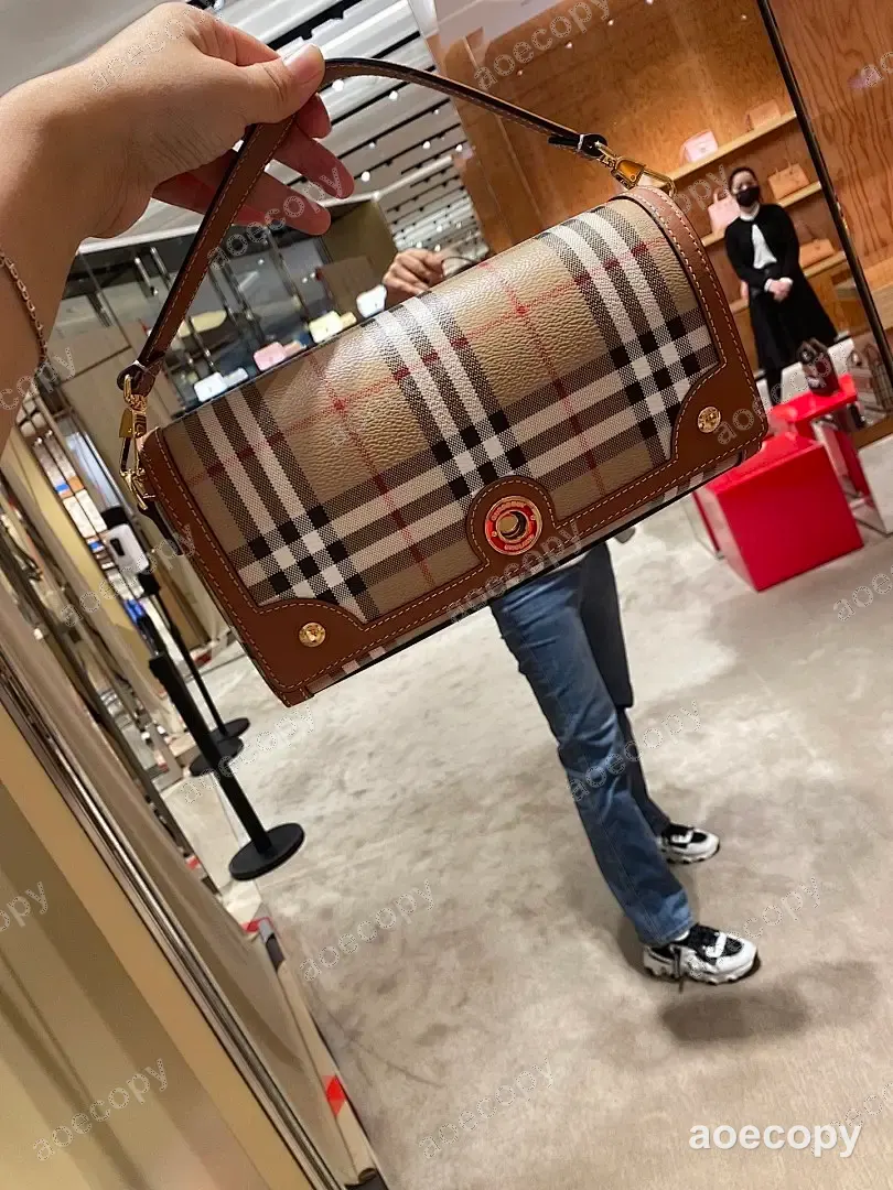 可愛い新作 バーバリー バッグ 偽物 01863F54 No.0064