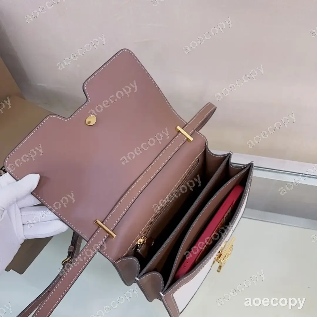 大人気★ バーバリー バッグ コピー 0077B5CD No.0423