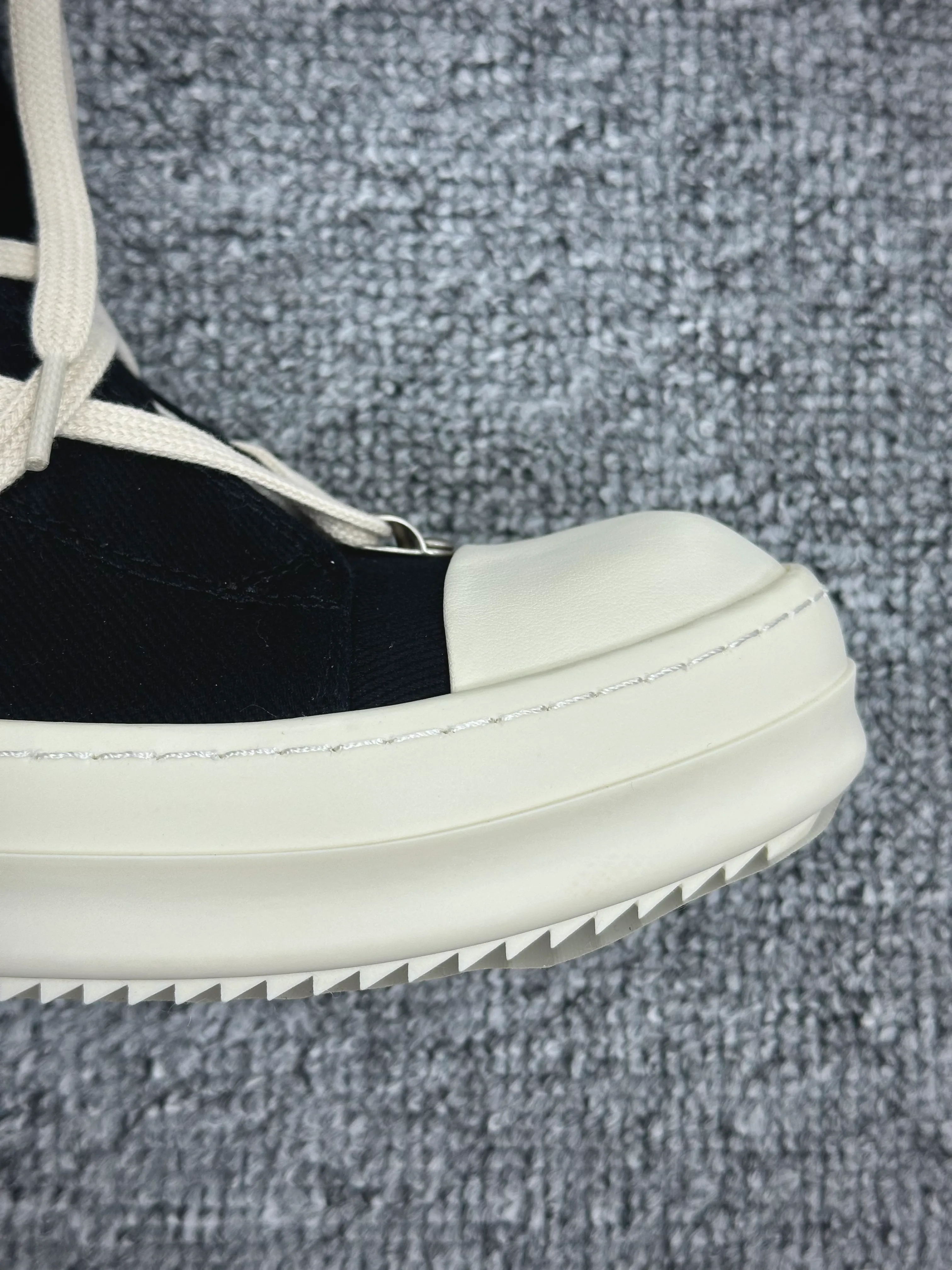 Front Toe Detail