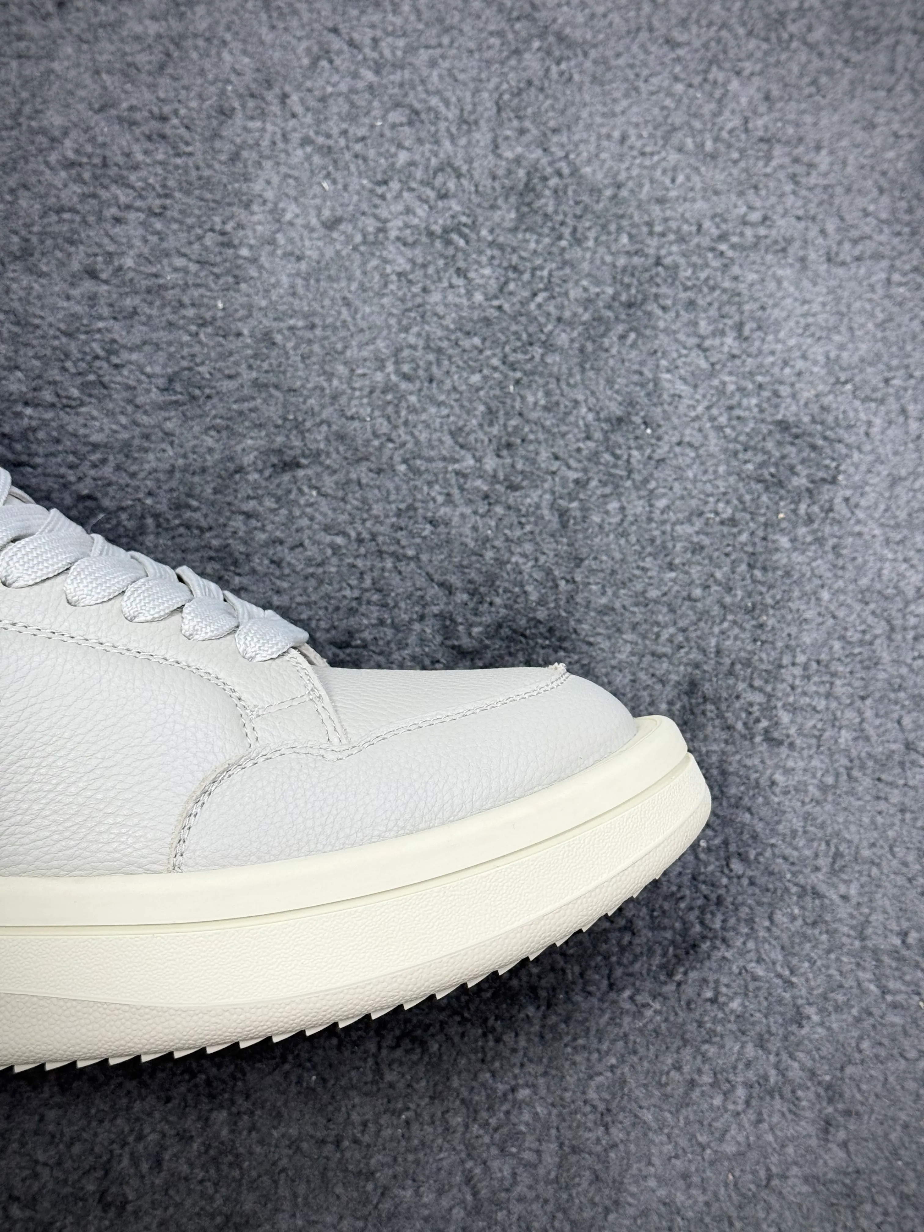 Front Toe Detail