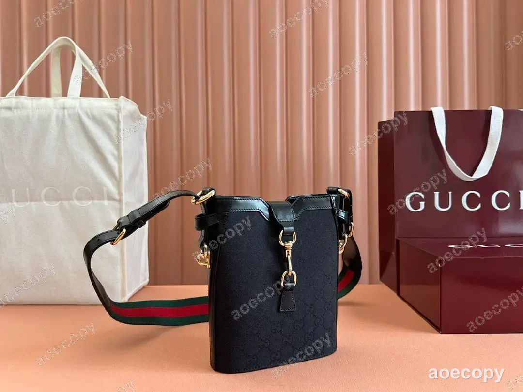大人気★ グッチ ショルダーバッグ 偽物 782919 No.0250