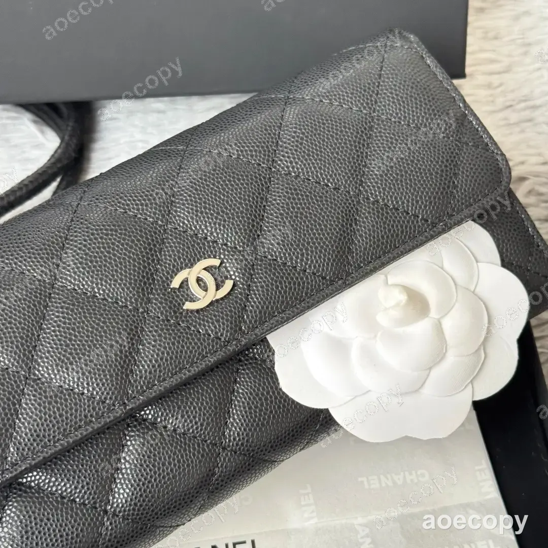 可愛い シャネル クラシック フラップ グレインレザー ロングウォレット 偽物 No.0078