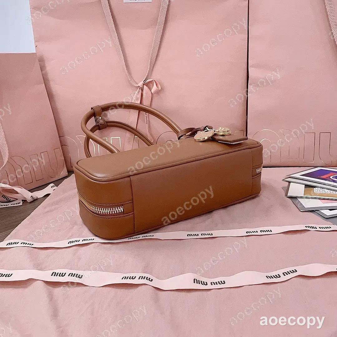 大人気★ ミュウミュウ バッグ N級品 No.0272