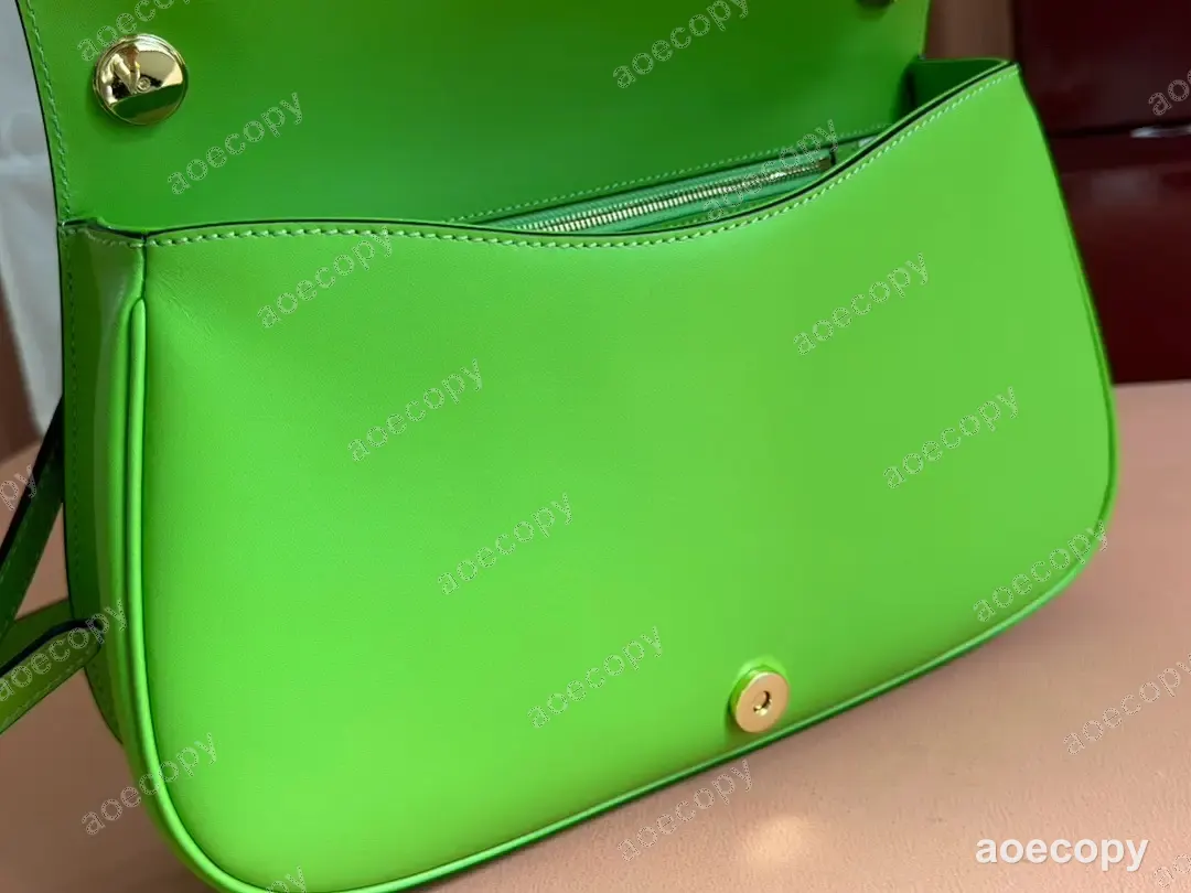 大人気★ グッチ ブロンディ ショルダーバッグ 偽物 815719 No.0214