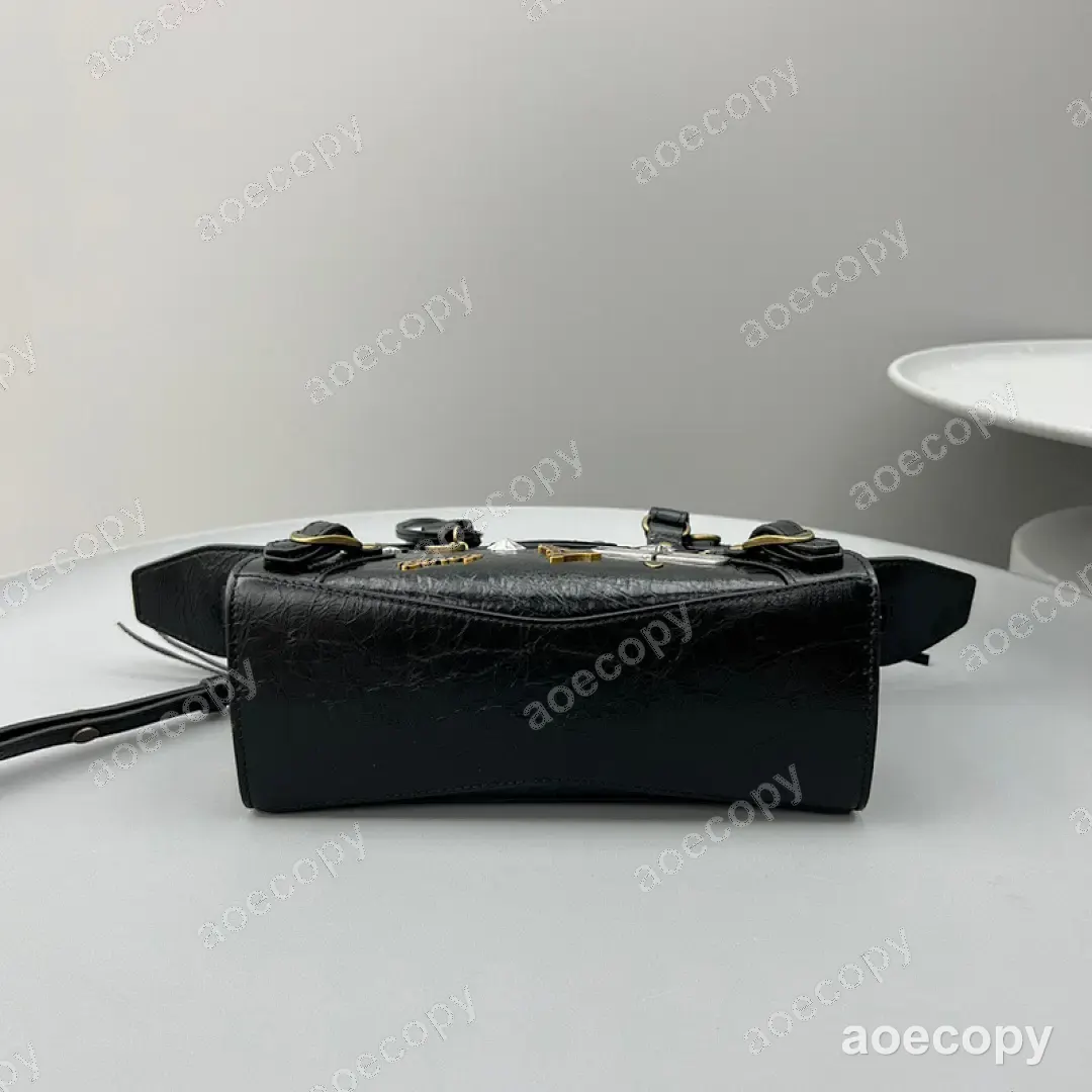 大人気★ バレンシアガ ネオ カゴール バッグ N級品 No.0070