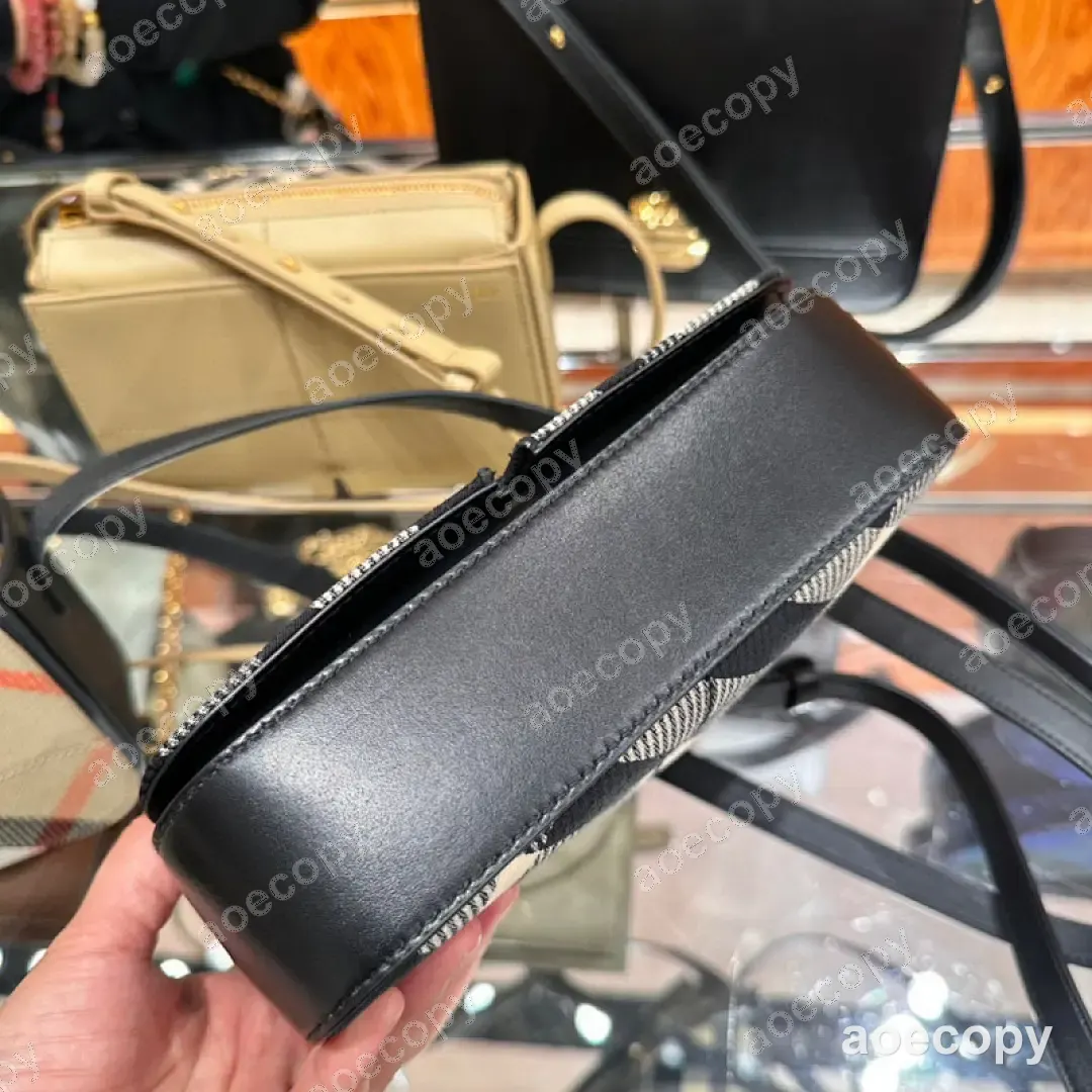 可愛い バーバリー バッグ N級品 0052607A No.0402