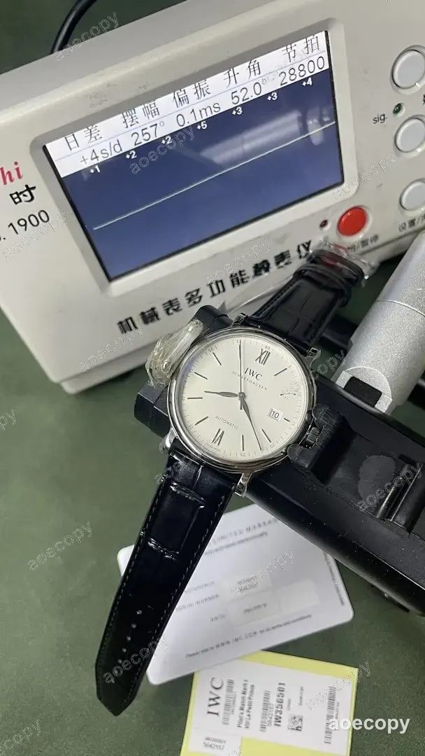 人気モデル アイ・ダブリュー・シー ホワイト ウォッチ N級品 2892 No.0012