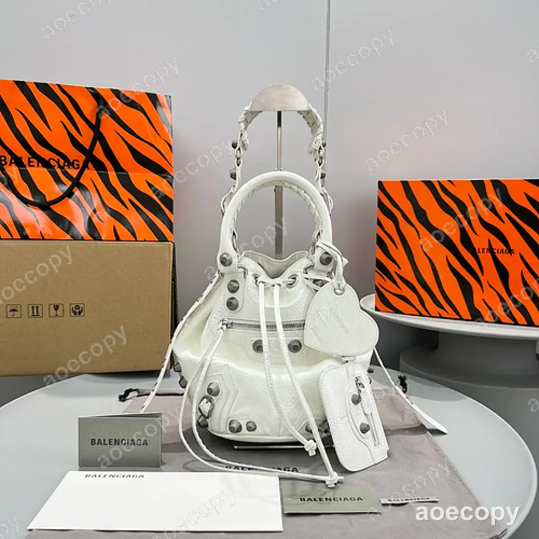 新作 バレンシアガ バケットバッグ N級品 No.0132