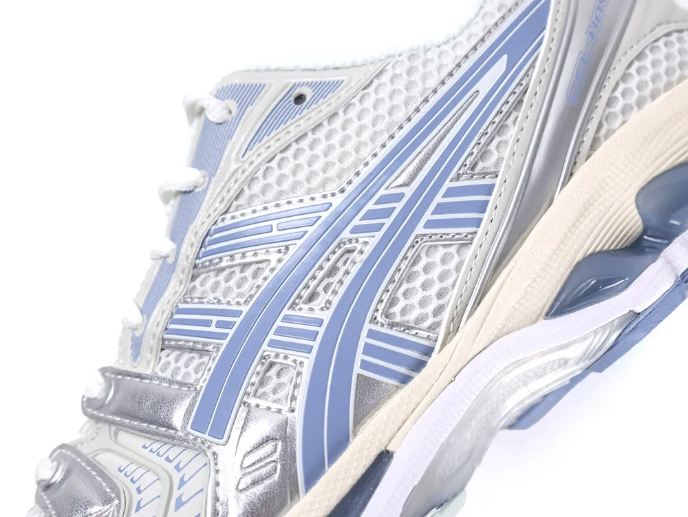 Side Swoosh Detail