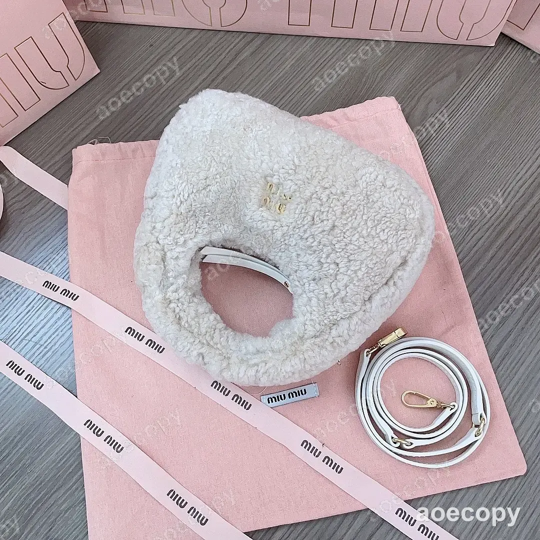 大人気★ ミュウミュウ バッグ N級品 No.0203