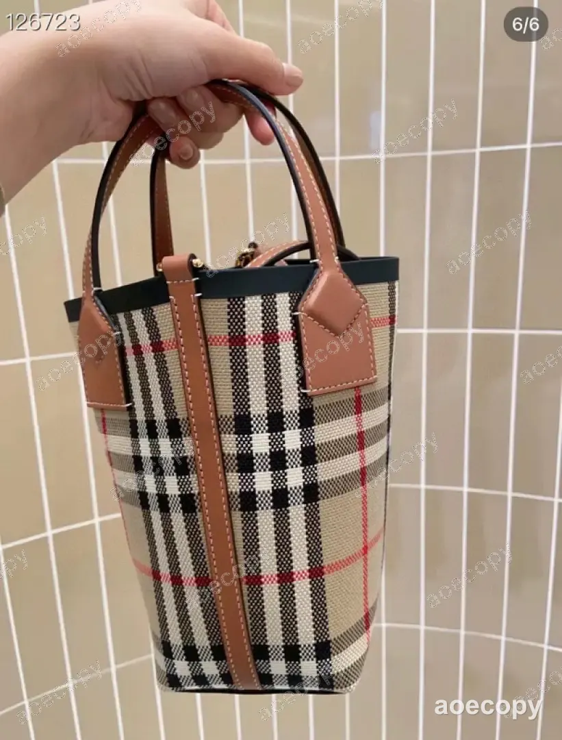 大人気★ バーバリー バッグ N級品 000025F1 No.0441