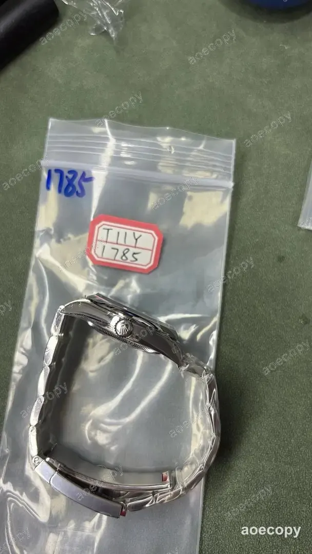 大人気★ ロレックス オイスターパーペチュアル ブラック ウォッチ 偽物 T11Y1785 No.0108