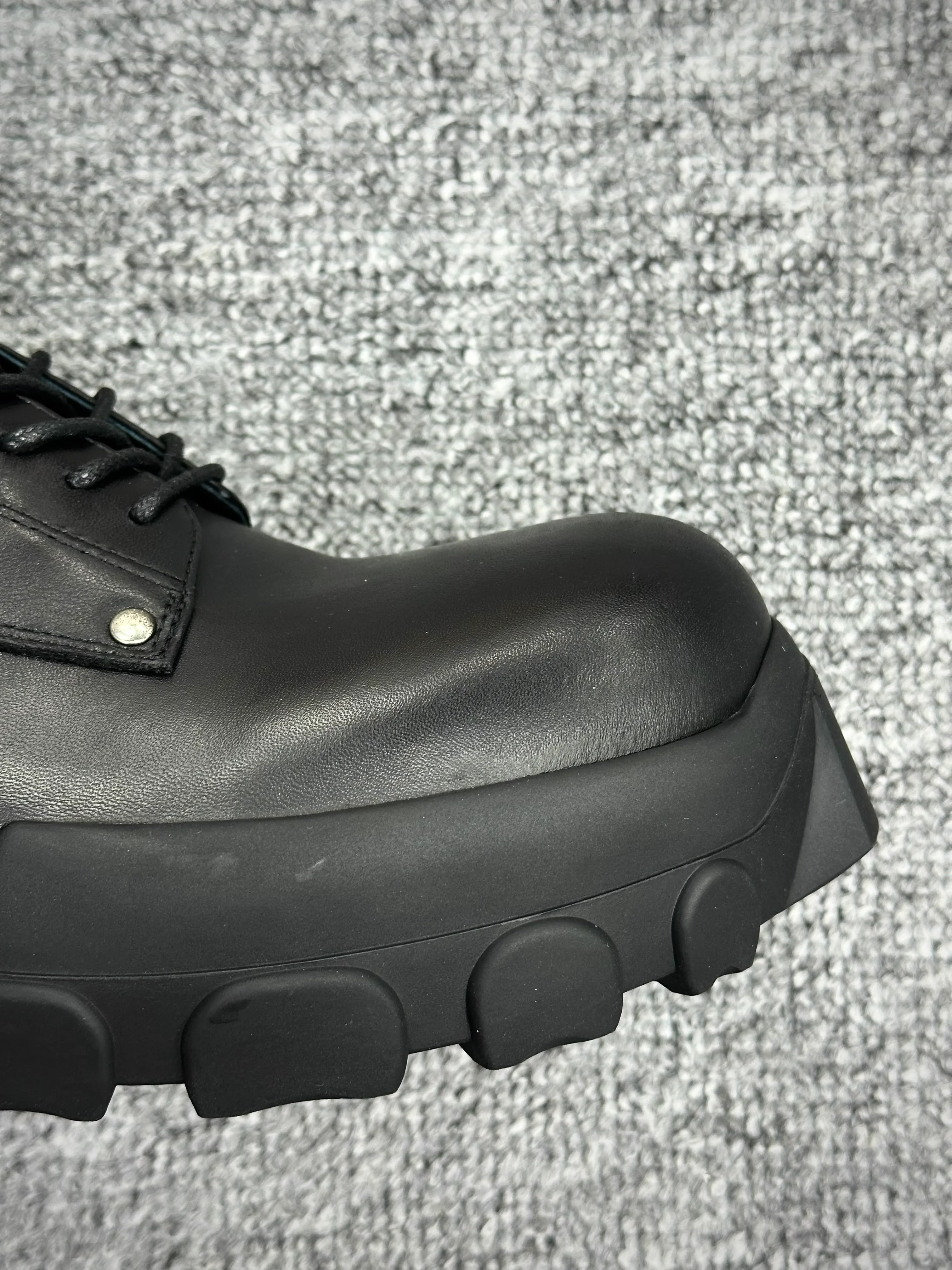 Front Toe Detail