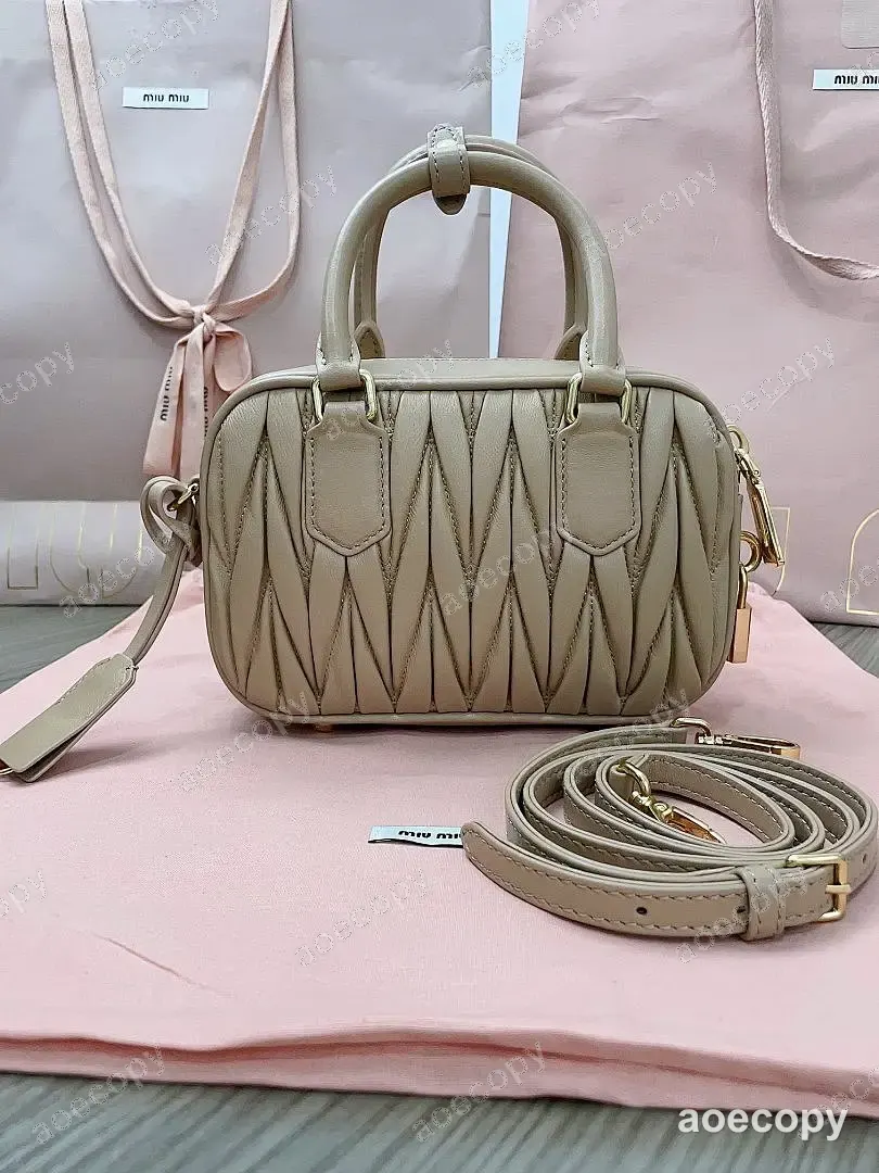 大人気★ ミュウミュウ バッグ N級品 No.0302