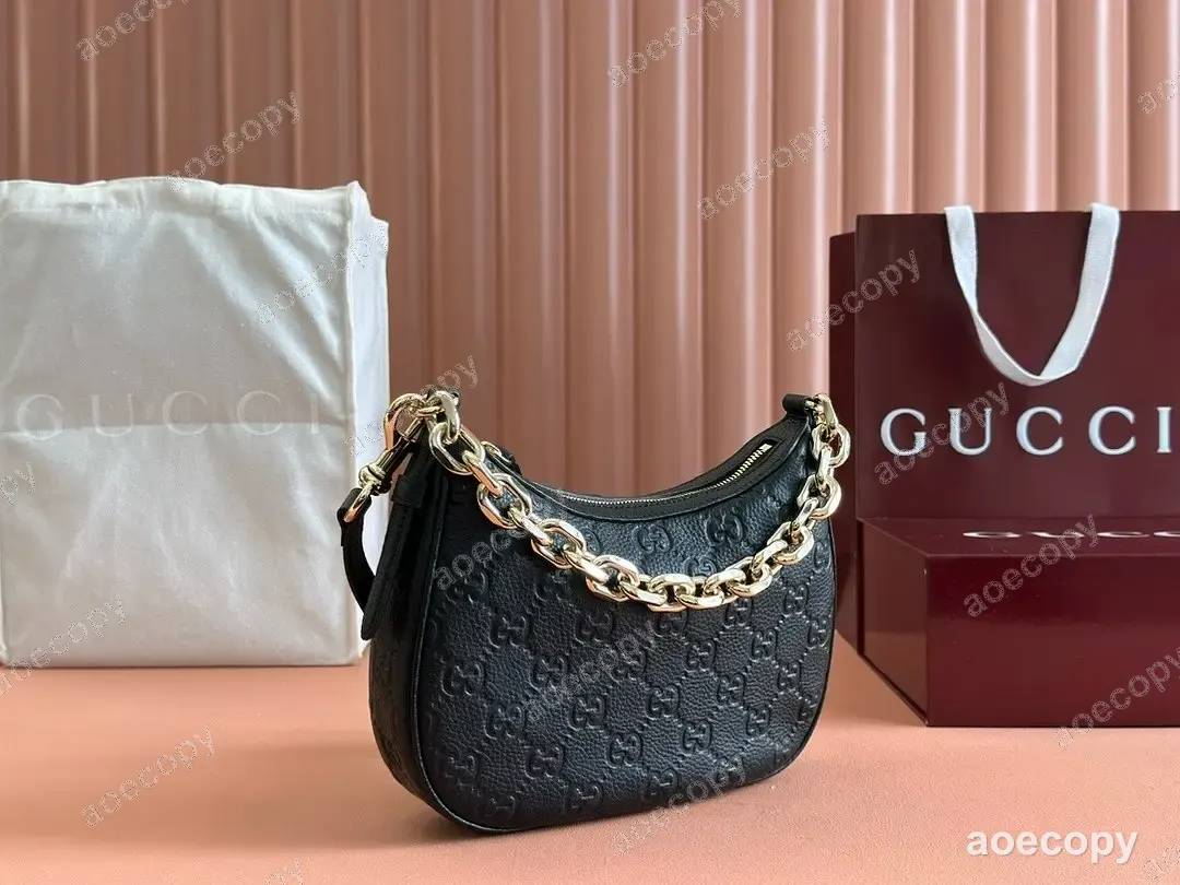 大人気★ グッチ エンブレム ショルダーバッグ コピー 815409 No.0025