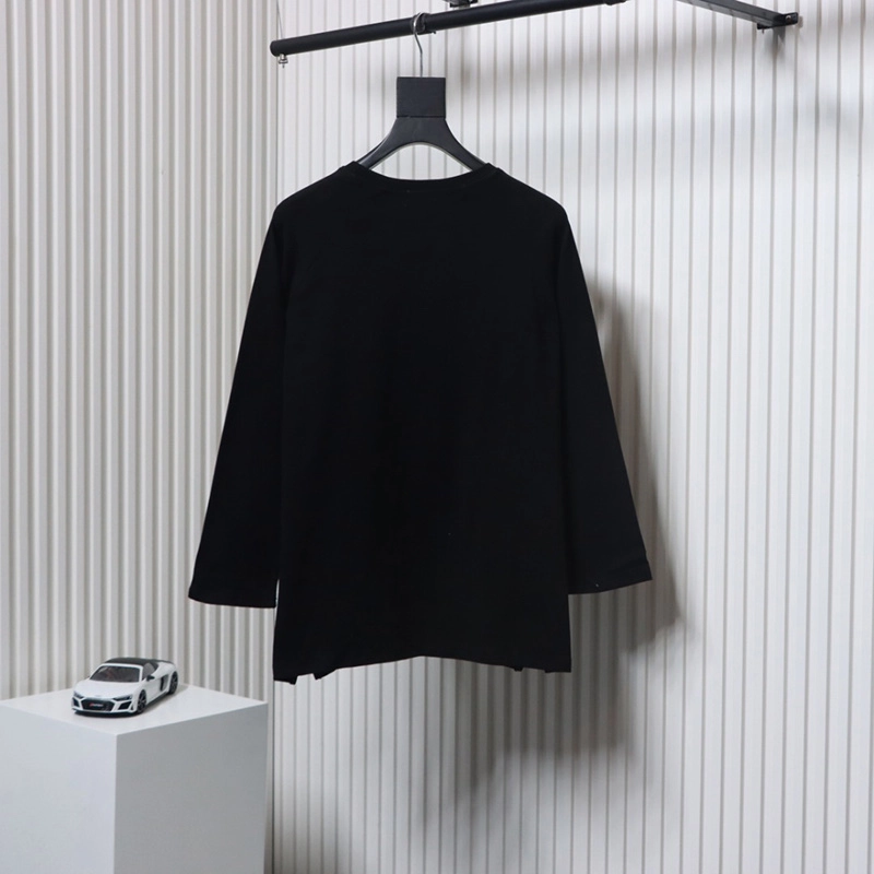 Embroidered Small Label T-Shirt