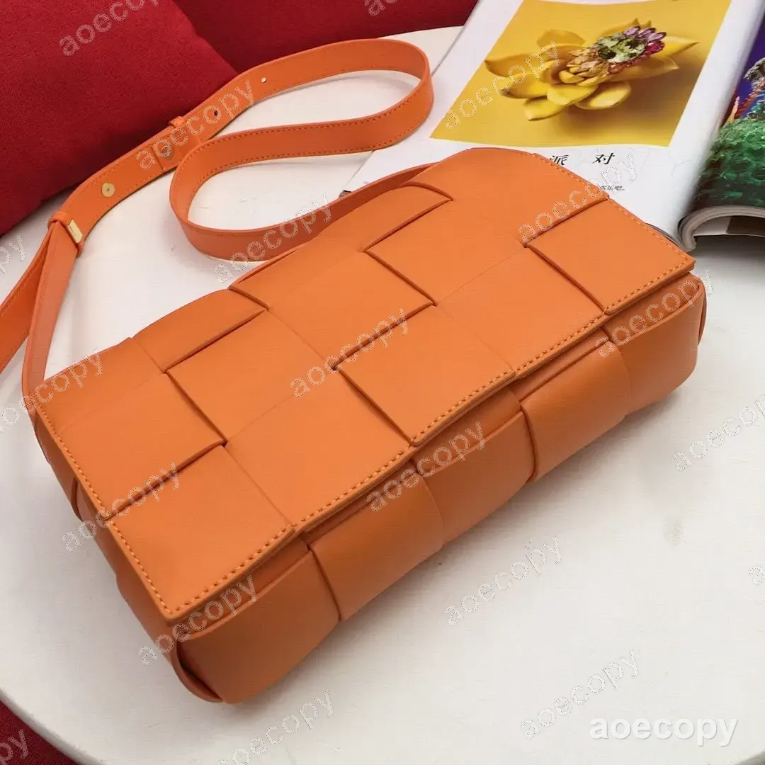 大人気★ バーバリー カセット バッグ N級品 CPG601280 No.0009