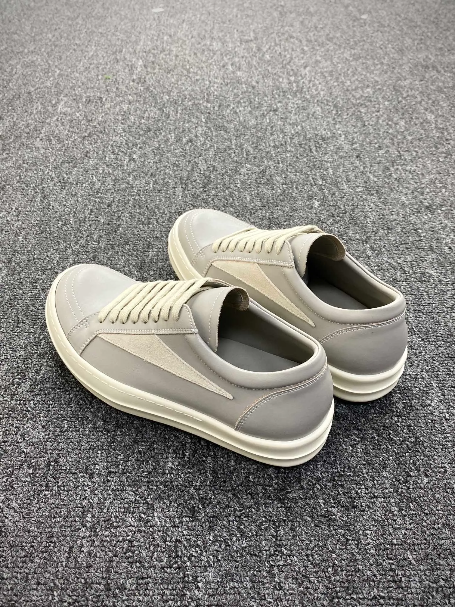 R 0wens DRKSHDW Hollywood DustMilk Vintage Low Sneakers Angeled View