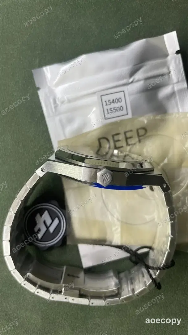 大人気★ オーデマ・ピゲ ロイヤルオーク ブラック ウォッチ N級品 K26564 No.0010