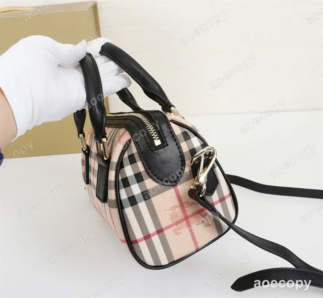 可愛い新作 バーバリー チェック バッグ コピー CPG601270 No.0019