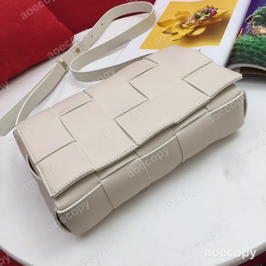 激安 バーバリー カセット バッグ N級品 CPG601280 No.0010