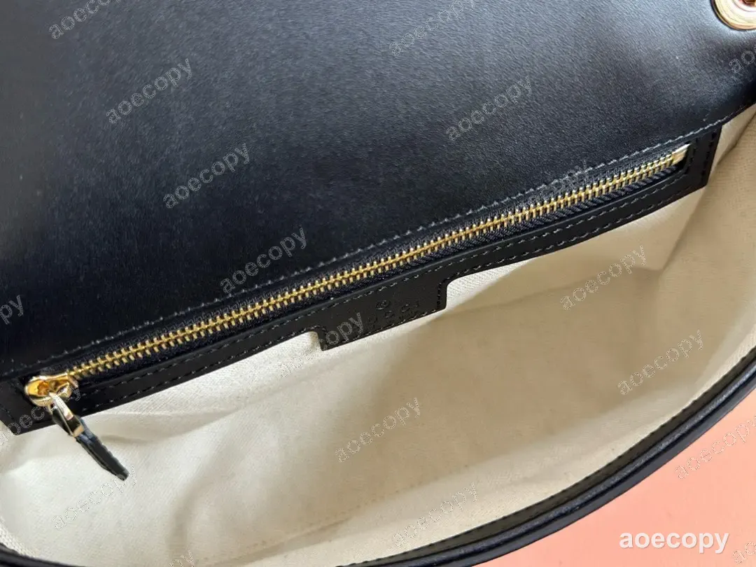 新作 グッチ ブロンディ ショルダーバッグ 偽物 815715 No.0215
