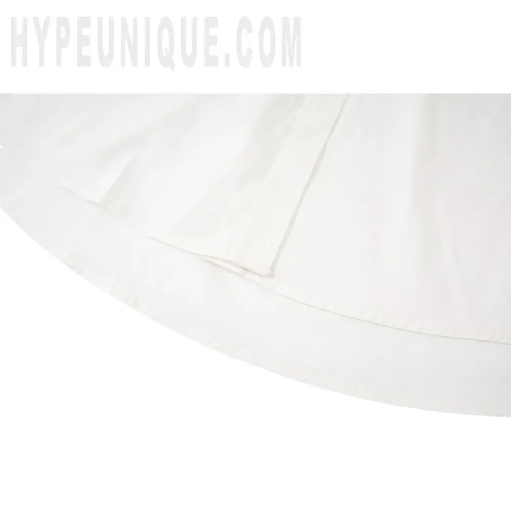 Precision-cut with wrinkle-resistant soft fabric.