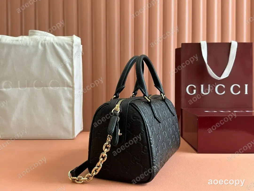 激安 グッチ エンブレム ショルダーバッグ コピー 815255 No.0027